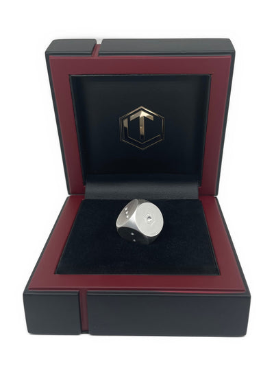 Dice made of 925 sterling silver. The classic, fully solid cube is unique on the market worldwide in terms of its size and properties! Exclusive and valuable! A must-have for game lovers, collectors and investors!