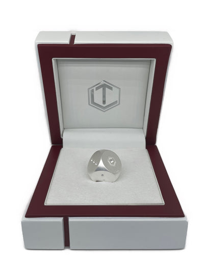 Dice made of 925 sterling silver. The classic, fully solid cube is unique on the market worldwide in terms of its size and properties! Exclusive and valuable! A must-have for game lovers, collectors and investors!