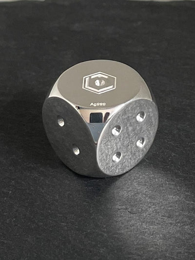 Dice made of 925 sterling silver. The classic, fully solid cube is unique on the market worldwide in terms of its size and properties! Exclusive and valuable! A must-have for game lovers, collectors and investors!