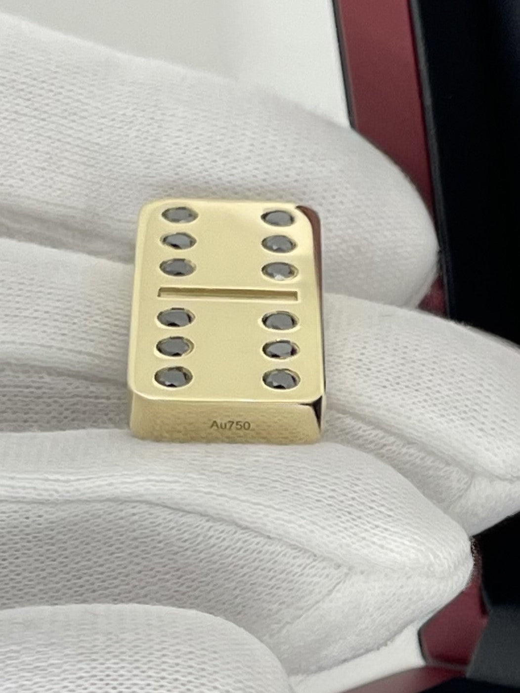 PIETRA DOMINO IN ORO 18K CON DIAMANTI NERI