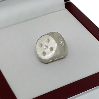 Dice made of 925 sterling silver. The classic, fully solid cube is unique on the market worldwide in terms of its size and properties! Exclusive and valuable! A must-have for game lovers, collectors and investors!
